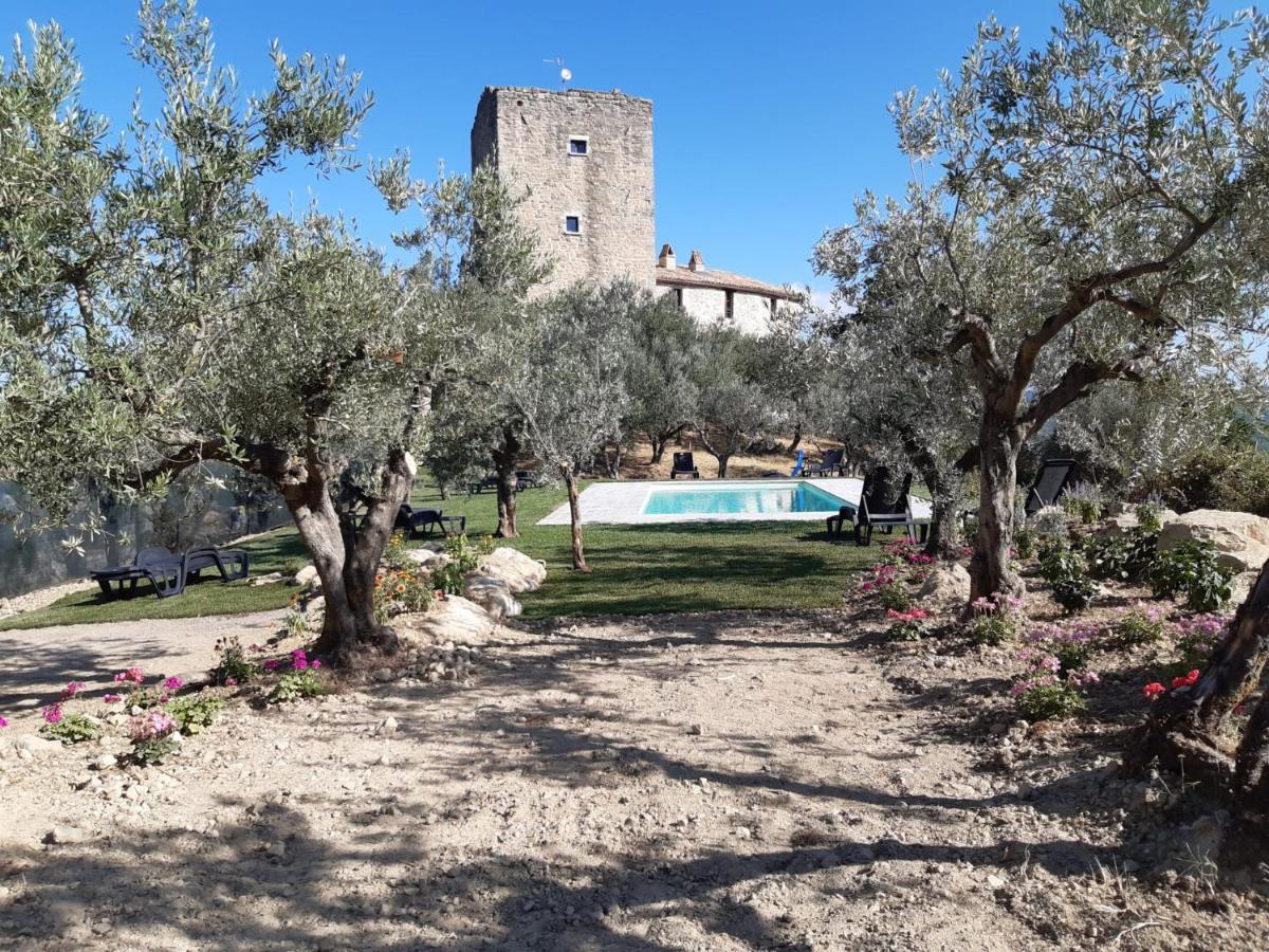 Gaglietole Castello Di Cisternaアパートホテル エクステリア 写真