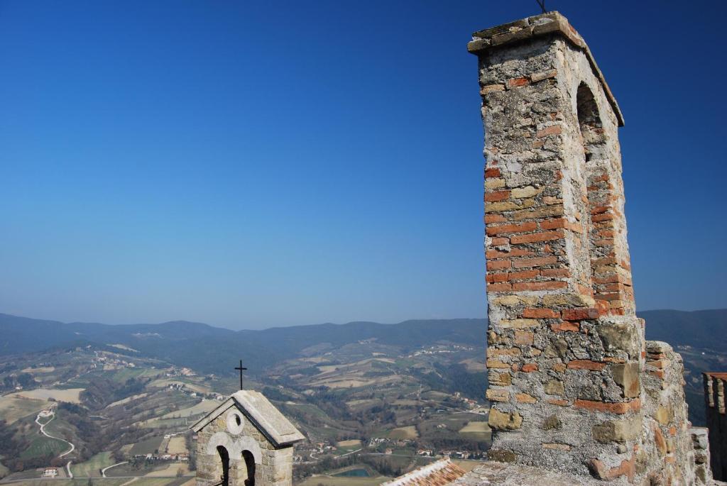 Gaglietole Castello Di Cisternaアパートホテル エクステリア 写真