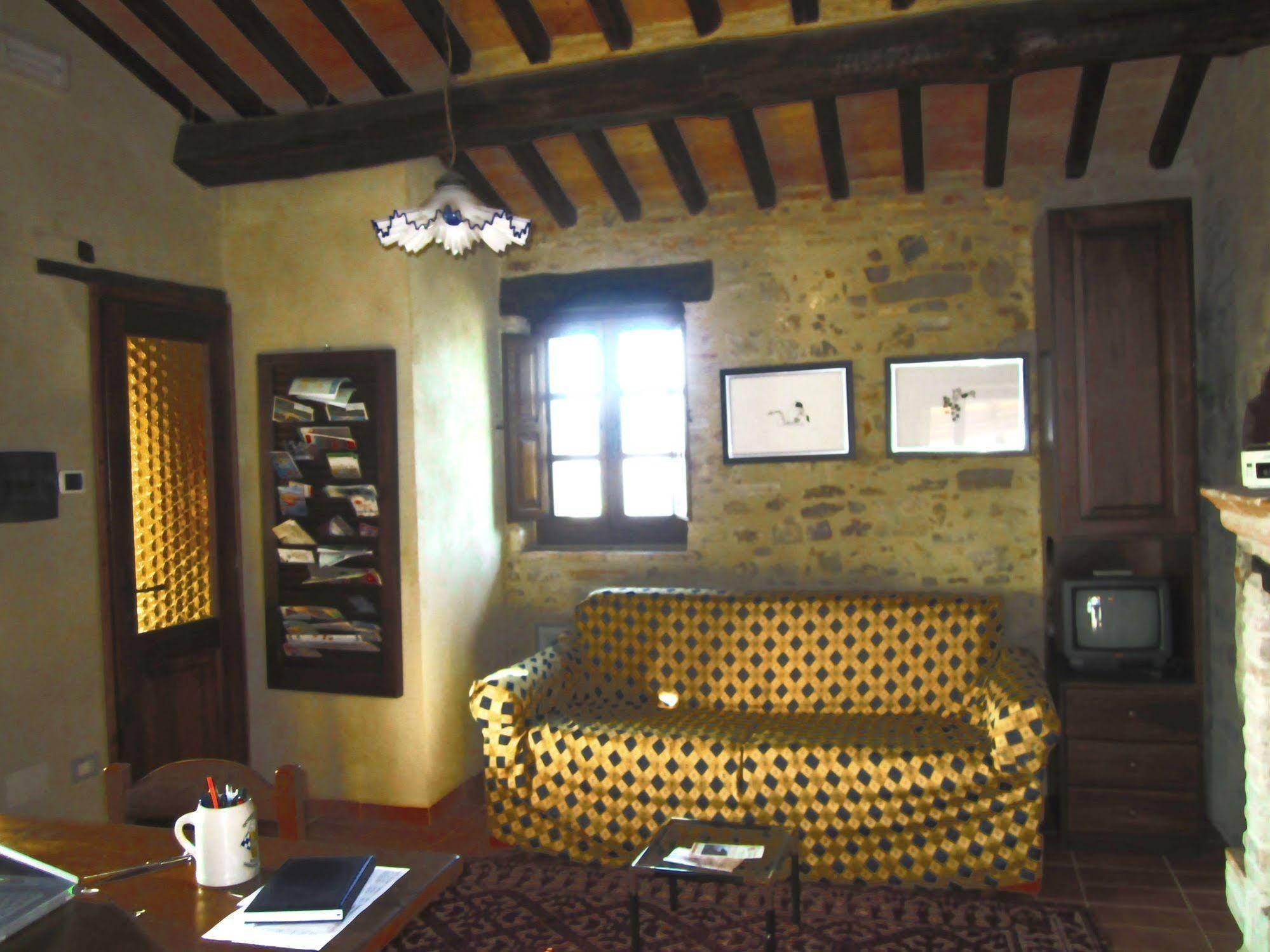 Gaglietole Castello Di Cisternaアパートホテル エクステリア 写真